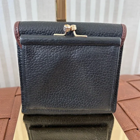 Vintage Dooney & Bourke Pebbled Leather Black and Tan Wallet Kiss Lock - Picture 2 of 11